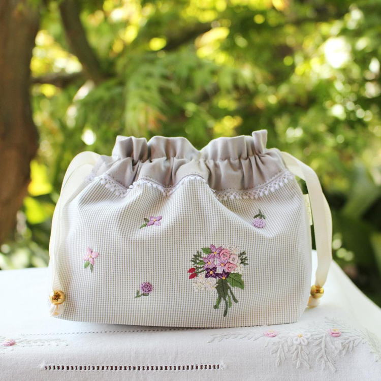 手刺繍ポーチ　巾着 フラワートス　MyNu　ハンドメイド小物入れ・ハンドメイドポーチ・花刺繍・ベトナム刺繍