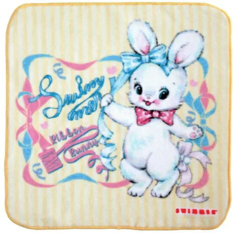 ■本体素材・成分：綿◆生産：日本 ◆サイズ(約)：約22×22cm 「Kawaiiをぎゅっ！」の雑貨ブランド『SWIMMER』のキャラクターたちが可愛いミニタオルになりました。 かさばらないミニサイズなのでポケットや小さいバッグにもぴったりです。 それぞれのキャラクターに合わせたレトロデザインがエモかわいい♪ 「懐かしい！」と思う方には勿論！「可愛い！新しい！」と新たなFUNも増えそうな予感。 【リバニー】 リバニーは世界中のリボンを集めたいリボンコレクター。 珍しいリボンの噂を聞きつけるとすぐ旅に出ちゃうの。 いつも身につけている不思議なリボンで色んなものを「ぎゅっ！」と結ぶのが大好き。みんなの心もつないでいくよ♪ 性格・・・好奇心旺盛であわてんぼう 特徴・・・リボンが大好き 【SWIMMER（スイマー）】とは… 1987年に誕生した雑貨ブランドです。動物やスイーツなどをモチーフにしたデザインが特徴で、価格の手頃さや、デザインの可愛さから、10代から20代の女性を中心に人気を集め長く支持をされてきました。 しかし、2018年に惜しまれつつも一度ブランドが終了となってしまいましたが、2020年に復活しました！ SWIMMERってかわいくて自由！SWIMMERを通して年齢や性別に関係なくかわいいものを着たり、使ったりすることを心から楽しんでほしい、そんな想いがデザインやキャラクター達に込められています♪お客様からも、スタッフからも「可愛い！」「懐かしい！」とのお声を多くいただいている【SWIMMER（スイマー）】。知っている方には懐かしい！初めての方には新しい！シリーズ。
