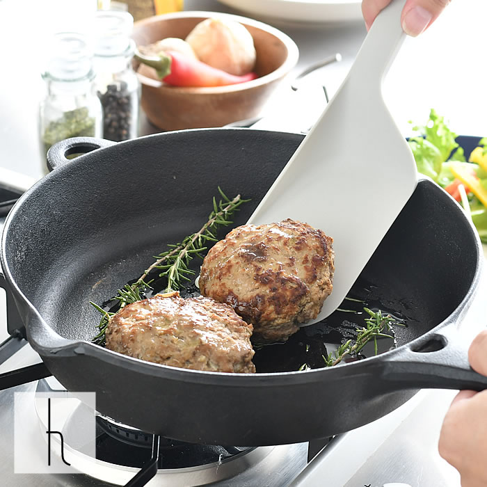 Rakuten - スパチュラ アッシュタグ h tag spatula フライ返し ターナー ヘラ 日本製 調理器具 キッチン用品 メイドインジャパン 便利 フライパンにやさしい 傷つきにくい 柔らかい 調理 スプーン 先端 浮く 直置き すくう フック穴 DH-030
