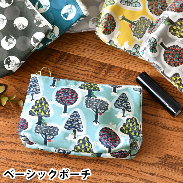 商品名 MOOMIN ベーシックポーチ 商品詳細 サイズ 約 W15×D4×H10.5cm 重量 約29g 素材 表側：綿100% 裏側：ナイロン・ポリエステル 仕様 内ポケット付き 原産国 日本 備考 ※柄の出方は選べませんので予めご了承ください。 ※色落ち色移り防止の為、濡れたまま放置しないでください。 検索キーワード ポーチ 小物入れ QUARTER REPORT MOOMIN ベーシックポーチ ムーミン ポーチ おしゃれ 裏地 リネン コスメポーチ 化粧ポーチ 小物入れ 北欧 内ポケット付き コンパクト 日本製 プレゼント 小さめ かわいい 総柄 ラッピング ラッピングOK →詳細はこちらMOOMIN ベーシックポーチ ムーミンの世界観を感じられる♪シンプルで使いやすいベーシックポーチ 温かみのある落ち着いたカラーで、ムーミンの世界観を感じられるベーシックポーチです。 底にマチがあり、コスメや小物をすっきり整理できるサイズ感で、日常使いにぴったりです。内ポケット付きなので、小分けに収納したい方におすすめ◎ シンプルながら個性的なデザインが、バッグの中をおしゃれに彩ります。 同じシリーズでそろえてもかわいいです♪ ※総柄のため、商品により柄の見え方が異なります。予めご了承ください。 関連商品 MOOMIN ポケットティッシュケース MOOMIN ベーシックポーチ MOOMIN メガネケース MOOMIN メガネクロス →シリーズ一覧を見る →シリーズ一覧を見る