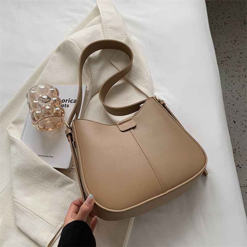 ショルダーバッグ レディース ファスナー 斜めがけ 肩掛け 通勤 通学 おしゃれ かわいい 小さめ