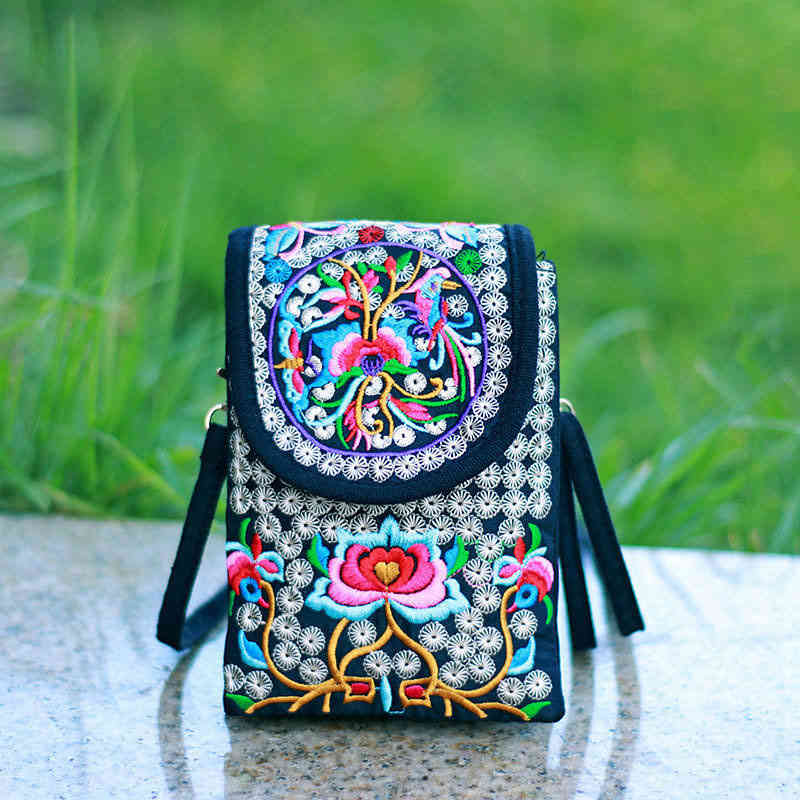 大きめ ポシェット サコッシュ ロラライハリス 刺繍 にゃんこ インド刺繍 大きめ ポシェット サコッシュ ロラライハリス 刺繍 にゃんこ インド