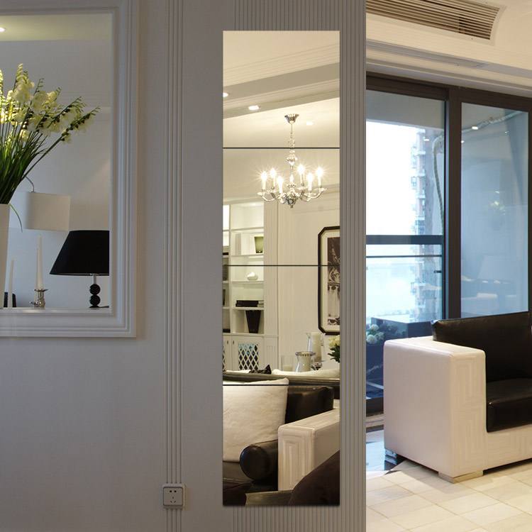 壁に貼る鏡 壁掛け シート ミラー 割れない鏡 どこでも貼れる 30×30cm 4枚セット DIY 歪まない 飛散防止 玄関 リビング 浴室