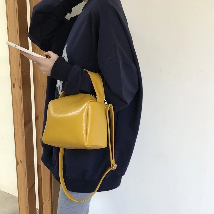 Rakuten - 斜めがけ ショルダーバッグ 大人 バッグ ミニ 肩掛け 小さめ コンパクト PUレザーバッグ 上品 手持ち 手提げ 小さい ミニバッグ ミニショルダーバッグ レザー ソフト シンプル おしゃれ レディース 送料無料