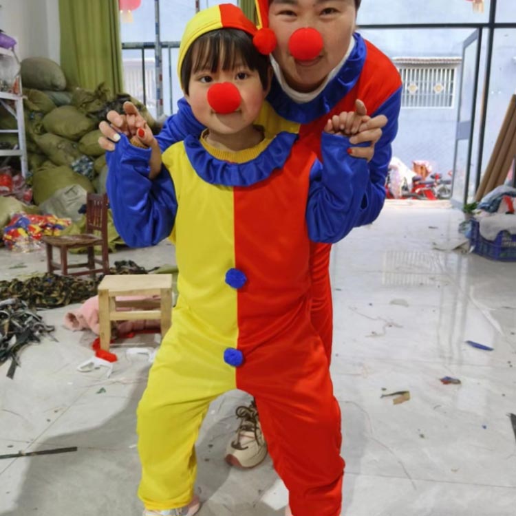 親子 ピエロ ハロウィン コスプレ 子供 大人 男の子 道化師 ピエロ服 赤鼻 着ぐるみ 3点セット オールインワン 帽子 衣装 ピエロに変身 100 110 120 130 140 150 160 170 180 190cm kaedeya-10007400 かえで屋 サンプル画像3