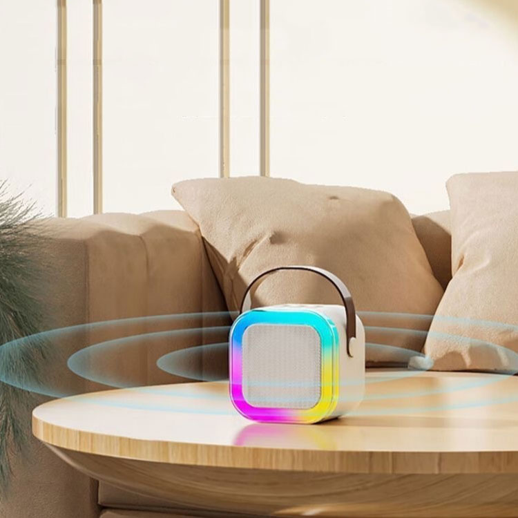 カラオケセット 【マイク 2本付き！】ミニ カラオケ Bluetooth スピーカー 家庭用 ワイヤレス マイク 無線マイク 多彩LEDライト付き スピーカー 自宅 歌 練習 一人カラオケ デュエット 伴奏機能付き 家庭カラオケ Android/iPhoneに対応