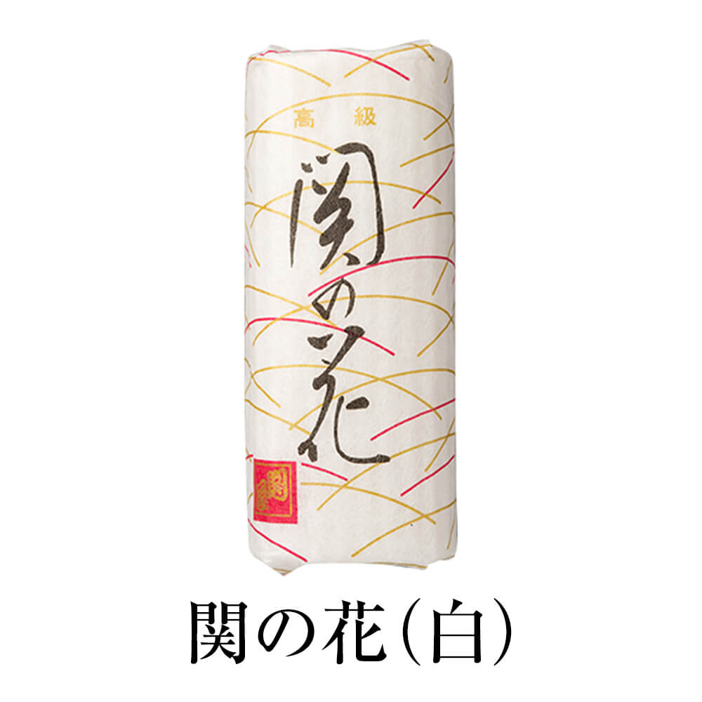 商品情報 商品名関の花（白） 内容量 140g×3 原材料 魚肉（輸入）、食塩、でん粉、発酵調味料／調味料（アミノ酸等）、pH調整剤、(一部に卵・大豆を含む） 賞味期限製造日より14日間 要冷蔵（1℃～10℃） 特徴 鮮度や色などにおいて、当店の最上級すり身のみを使った、しなやかな食感が自慢の伝統蒸し蒲鉾です。板わさはもちろん、バター焼きもおススメです。慶弔事の際もご利用いただいております。 販売株式会社うりば 商品に関する連絡先、返送先 会社名関屋蒲鉾 電話番号0944-72-5164 メールbaiten-sekiya@muse.ocn.ne.jp 住所〒832-0077福岡県柳川市筑紫町334-15 営業時間9時～17時 定休日木曜日 担当久保田絵美 注意楽天市場のかごしまやを見たとお伝え頂けるとスムーズです。 ご注文・発送に関する連絡先 会社名株式会社うりば（株式会社スクラップデザイン内） 電話番号099-296-9944 メールinfo@uriba.co.jp 住所〒890-0051鹿児島県鹿児島市高麗町24-17アベニュー甲南201 注意関屋蒲鉾の注文に関してとお伝え頂けるとスムーズです。親会社であるスクラップデザインのスタッフが注文・お問い合わせ対応させて頂く場合もございます。