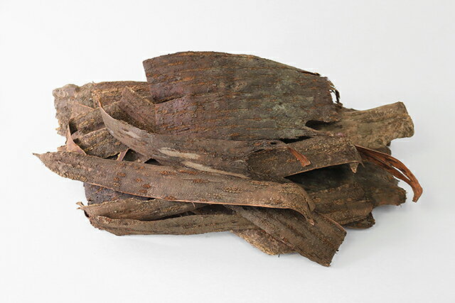 やまざくら樹皮 500g(原皮)(約)幅10～20cm(約)長さ15～20cm[材料 サクラ 山桜 樺細工]