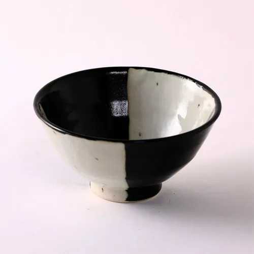 黒織部 掛分点紋 飯碗 / Kuro-Oribe 茶碗 ご飯茶碗 土物 食器 和食器 美濃焼 電子レンジ 食洗機 ギフト プレゼント 贈り物