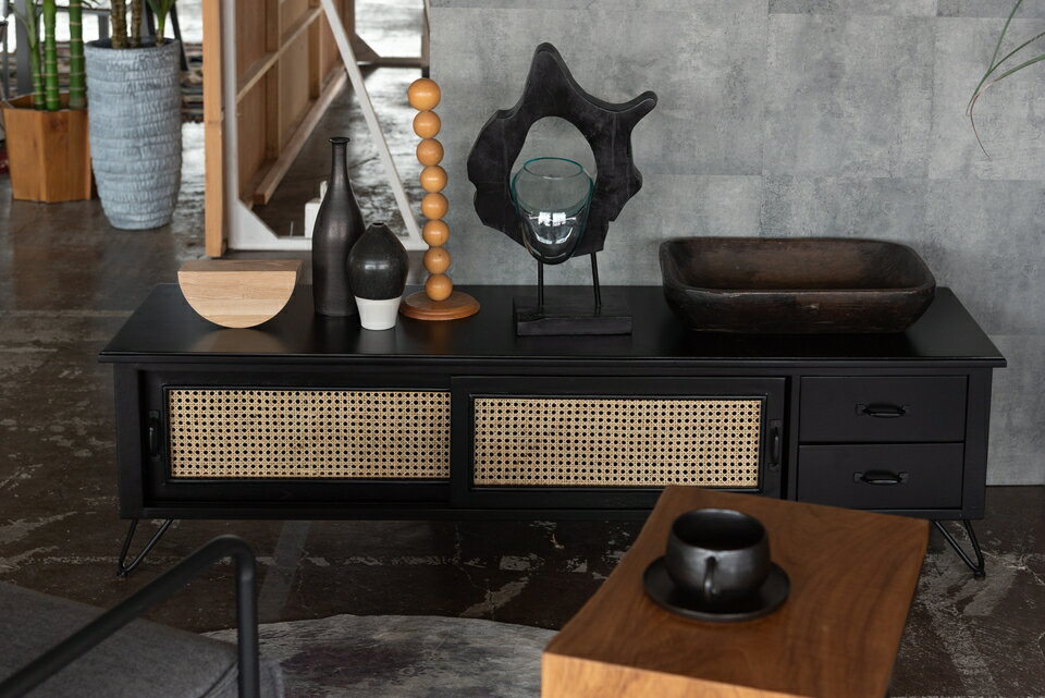 【秋インテリア祭 開催中】TVボード ローボード 収納 AVラック ラタン 籐 ミンディ ナチュラル 木製 天然木 ブラック ベージュ おしゃれ メンズライク 北欧 韓国 インテリ ボード 温かみ クール ウッド モダン 雰囲気 組み合わせ 重厚 部屋 トレンド デザイン [2]