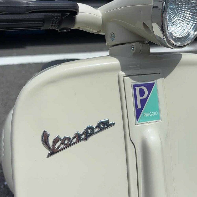 ＼★本日P5倍★／乗用玩具 子供用 Vespa 2シーター RA-VEVTvespa バイク おもちゃ ギ...