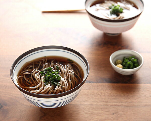 KIHARA（キハラ）丼ぶり錆中千段（1枚）茶碗 茶わん どんぶり そば ごはん ご飯 うどん 麺 食事 料理 うつわ 器 食器 磁器 陶磁器 ボーダー 和食 有田焼 和モダン シンプル おしゃれ 赤 青 藍 結婚 お祝い 贈り物 夫婦 父の日 父の日ギフト