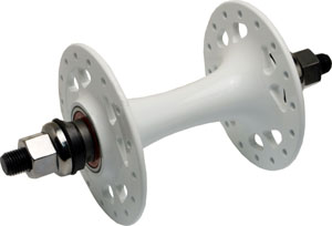 シールドベアリングタイプのトラックハブです。 フランジはラージタイプです。 ナットのカラーはシルバーです。 OEM品につき、ハブ本体に「FORMULA」のロゴはありません。 また、緩衝材（ぷちぷち）に包んだのみの簡易包装でのお届けとなります。 オーバーロックナット寸法：100mm ホール数：32 重量：約270g 詳しくは、メーカーホームページ等をご覧ください。こちらの商品は、通常在庫が少数になっております。ご注文のタイミングによっては、メーカーお取り寄せの場合もございます。その際は、メーカーからの入荷後の商品発送となります。メーカー欠品・完売時は、ご注文のキャンセルをお願いさせていただくこともございます。あらかじめご了承のうえでご注文いただけますよう、お願いいたします。