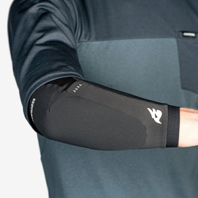 カホーPLUSの国内正規品 BLUEGRASS ブルーグラス AURA ELBOW Mサイズ 3PP036CE00M00 エルボーパッド お取り寄せ◆｜アングル3