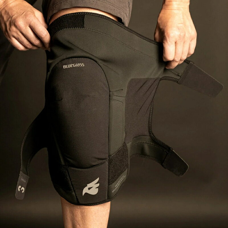 カホーPLUSの国内正規品 BLUEGRASS ブルーグラス 3STRAPS KNEE Lサイズ 3ストラップス ニー 3PP039CE00L00 ニーパッド お取り寄せ◆｜アングル2