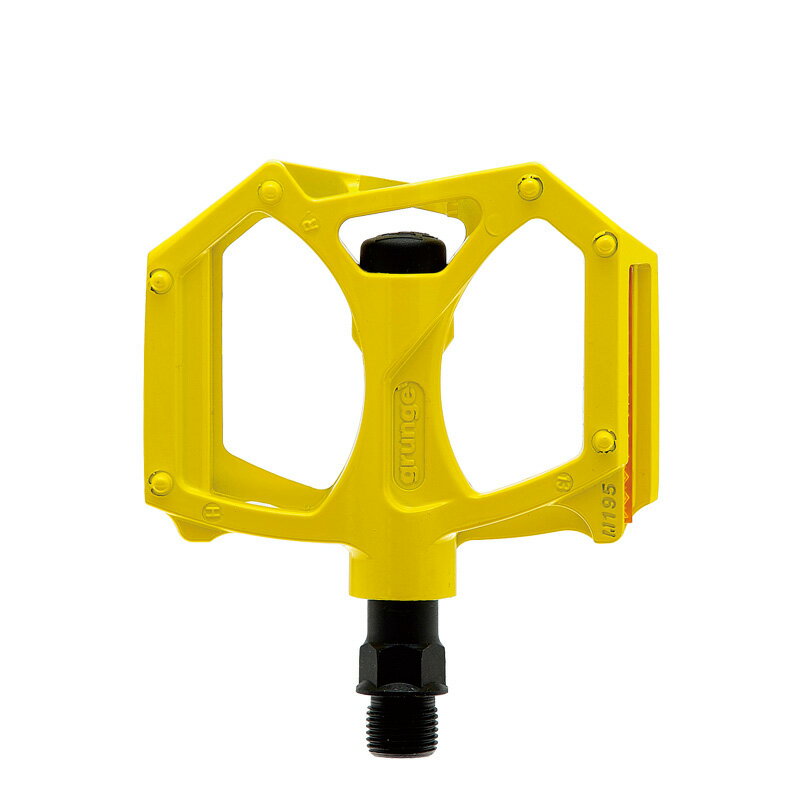 grungeから薄口なボディーでスムーズな回転を提供するお買い求め易いメンテナンスフリーなペダル。縦に長い踏み面はより安心感を得られる。 ●9/16”●DUベアリング●モールドピン●330g（ペア） 詳しくは、メーカーホームページ等をご覧ください。こちらの商品は、通常在庫が少数になっております。ご注文のタイミングによっては、メーカーお取り寄せの場合もございます。その際は、メーカーからの入荷後の商品発送となります。メーカー欠品・完売時は、ご注文のキャンセルをお願いさせていただくこともございます。あらかじめご了承のうえでご注文いただけますよう、お願いいたします。