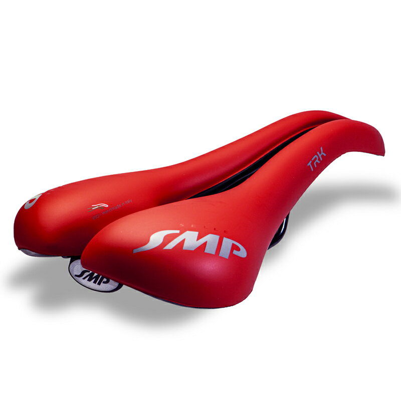 SMPを初めて導入する方におススメのモデルで最も安価なサドル。豊富なパッドで、長距離も安心。お求めやすい価格でSMPの機能を体感できます。MEDIUMとの違いはベースの幅で、LARGEの方が広く、身長の高い方や体格の良い方、より快適な座り心地を求める方におススメします。汚れや擦れに強い表皮素材は、お手入れも簡単です。クロスバイクに最適です。 ・座骨幅が広め～かなり広いライダー向け・表皮の接着には接着剤や固定具を使わずに装着できるSMP VACUUM TECHを採用 ・サイズ：272×177mm・表皮素材：SVT Velvet Touch・ボディ素材：ポリプロピレン・パッド素材：ポリウレタン・レール素材：FeC30スチール鋼・重量（g）：410 ■画像はイメージです。商品の色は画面の見え方等により、実物とは異なる場合があります。 ■複数のサイズが用意されている商品では、代表的なサイズの画像のみ掲載されている場合があります。 ■ロゴデザイン等が予告なく変更される場合があります。 ■商品は玄関までのお届けのみです。取付・設置・引取は含まれておりません。 ■商品の仕様やメーカー保証内容等、詳細につきましては、メーカーホームページや、メーカーカタログ等で必ずご確認の上、ご注文をお願いします。 ■商品発送後（お取り寄せ商品はメーカーへの発注完了後）のキャンセルは承っておりません。また、お客様のご都合によるキャンセルも承っておりません。こちらの商品は、メーカーからのお取り寄せとなります。 そのため、納品まで少々お時間をいただきます。 また、メーカー欠品・完売時は、ご注文のキャンセルをお願いさせていただくこともございます。 あらかじめご了承のうえでご注文いただけますよう、お願いいたします。 ご注文に際しご確認いただく事項をご案内させていただいております。 ご注文前にかならずご確認いただけますよう、よろしくお願いいたします。