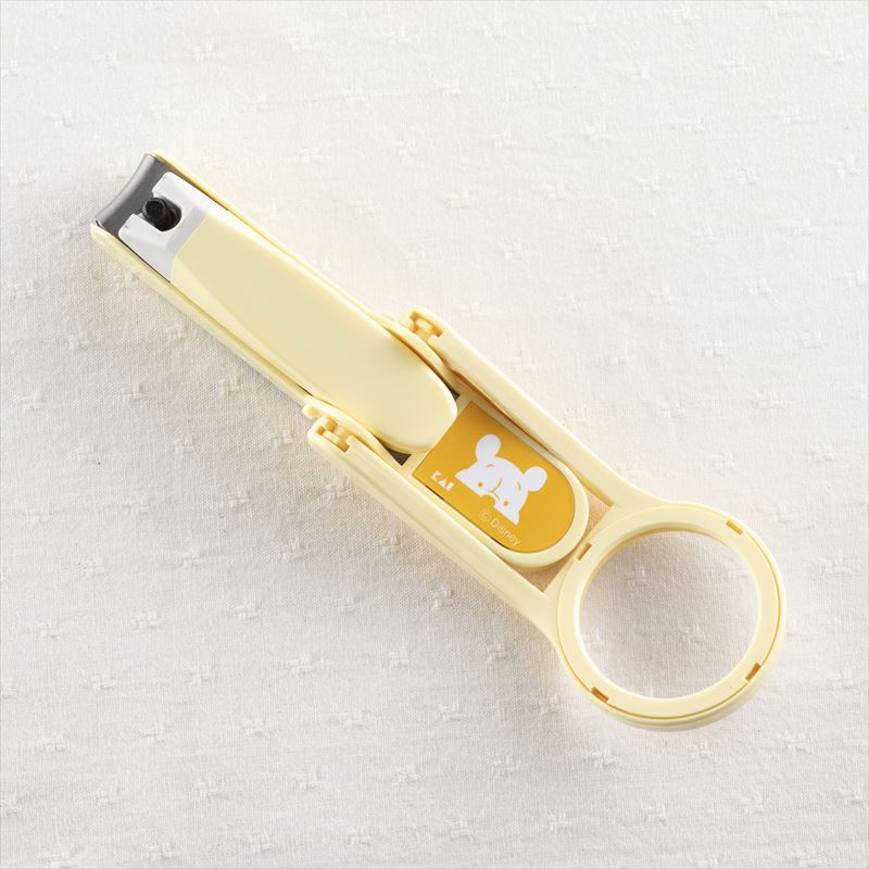 【最大15%OFFクーポン+ポイント:ブラックフライデー】 ディズニーベビー 貝印 ルーペ付きツメキリ(くまのプーさん) ギフト 贈り物 プレゼント 新生活 一...