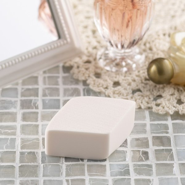 【最大15%OFFクーポン+ポイント:ブラックフライデー】 貝印 汚れが落ちやすいパフ(リキッド用)ひし形 1P ギフト 贈り物 プレゼント 新生活 一人暮らし...