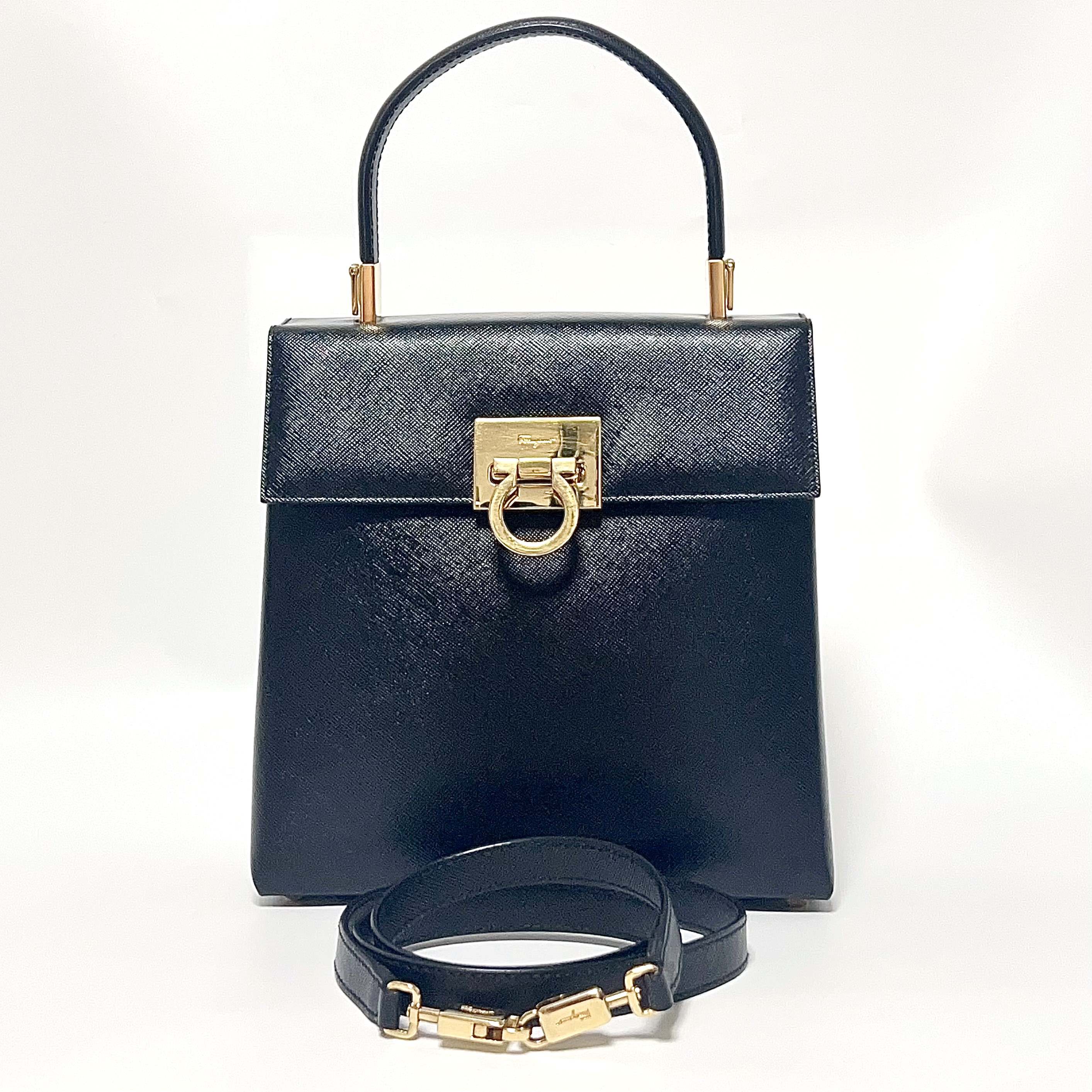 【中古】サルヴァトーレ フェラガモ ガンチーニ 2WAY ショルダーバッグ ペブルカーフ AQ-21-0160 ブラック レディース 斜め掛けバッグ 美品