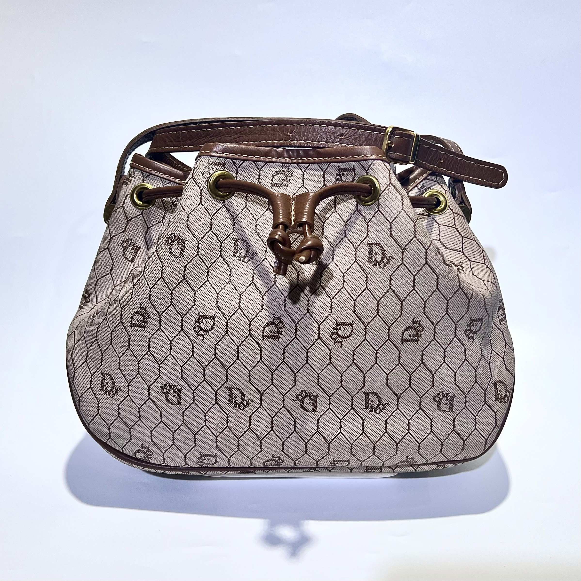 【中古】Christian Dior クリスチャン ディオール ハニカム 巾着 ショルダーバッグ ベージュ レザー PVC ヴィンテージ レディース ファッションバッグ 斜め掛けバッグ