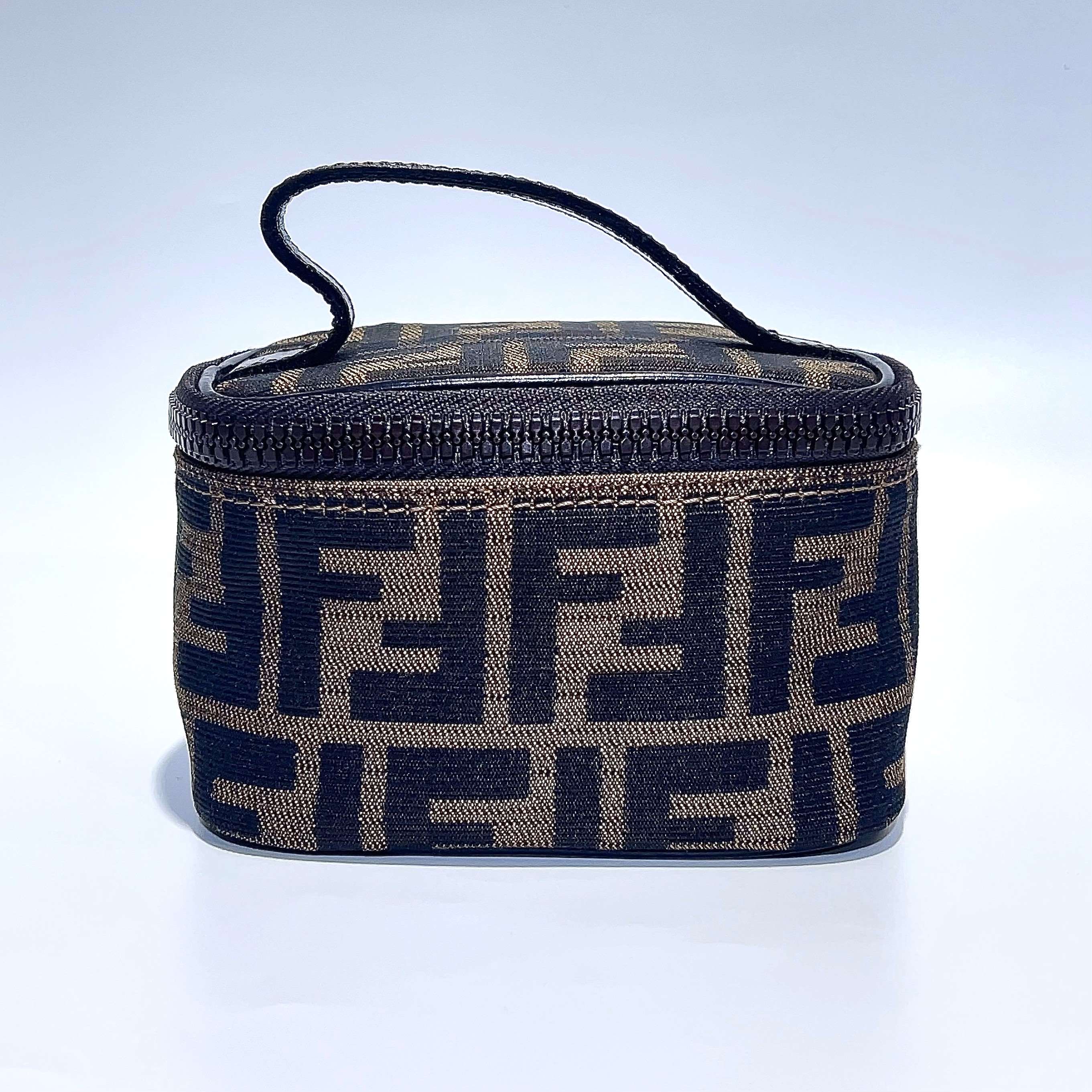 楽天市場】fendi バニティの通販 楽天市場】fendi バニティの通販