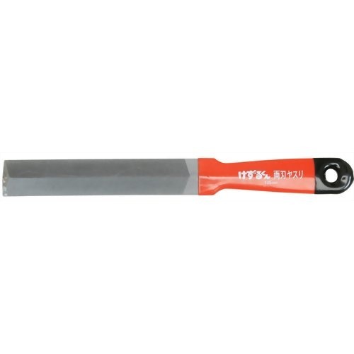 商品名：千吉 ソフトグリップ両刃ヤスリ 125mm(1コ入)JANコード：4977292172349発売元、製造元、輸入元又は販売元：藤原産業商品番号：101-4977292172349商品説明：プラスチック・ダイカスト等にも使用できるヤスリです。広告文責：アットライフ株式会社TEL 050-3196-1510 ※商品パッケージは変更の場合あり。メーカー欠品または完売の際、キャンセルをお願いすることがあります。ご了承ください。