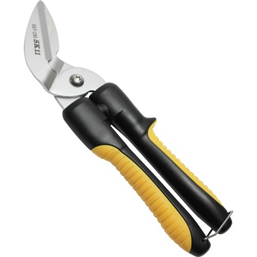 商品名：SK11 ストロング万能鋏 SST-250(1コ入)JANコード：4977292184076発売元、製造元、輸入元又は販売元：藤原産業商品番号：101-4977292184076商品説明：かさばる廃品を小さく楽々カットできます。握りやすい大きなハンドルです。手やハンドルが邪魔にならないカーブタイプです。軍手を履いていても滑りにくいラバー付グリップです。細かいギザ刃とカーブ刃で切るものを逃さずスムーズにカットします。ハンドルの開閉が楽なバネ付です。【規格概要】：・切断目安：(アルミ板・アルミ線・銅線)1.0mm・(銅板・トタン板・ブリキ板・針金)0.5mmまで・切断目安：(プラ板)2.0mm・(ステンレス板)0.3mm・(皮革・ゴム板)5.0mm・(電気コード)10mmまで・刃部硬度：HRC52-54・刃部：ステンレス鋼SUS420J2・グリップ：PP+TPR【注意事項】：・鋭利な刃物です。ケガのないよう取扱いには十分に注意してください。広告文責：アットライフ株式会社TEL 050-3196-1510 ※商品パッケージは変更の場合あり。メーカー欠品または完売の際、キャンセルをお願いすることがあります。ご了承ください。