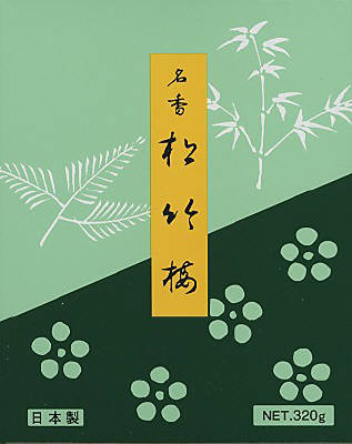 桂皮・大黄・甘松・白檀・天然龍脳・沈香などの成分の配合による草木の自然な優しさを表現したバイオレットの香りは、古典的な床しさと現代的な華やかさを兼ね備えた極めて気品のあるお線香です。CS：50「孔官堂 松竹梅 大型バラ 320g」は、天然「生薬」を巧みに調合した優雅な香りのお線香です。燃焼時間約30分(立てた場合)。使用上の注意●着火をよく確認して火の取り扱いには、十分ご注意ください。●複数本立てる場合は、1本1本を必ず離してください。●不燃性の香炉または、容器をご使用ください。●乳幼児の手の届かない所に保管してください。又、高温多湿の場所も避けてください。●用途以外には、使用しないでください。成分椨(タブ)の木の粉、生薬、香料原産国日本お問い合わせ先株式会社孔官堂 お客様係：06-6451-0450ブランド：孔官堂製造販売元 孔官堂内容量：320g1本の長さ：約125mmJANコード：　4901405000076広告文責：アットライフ株式会社TEL 050-3196-1510※商品パッケージは変更の場合あり。メーカー欠品または完売の際、キャンセルをお願いすることがあります。ご了承ください。
