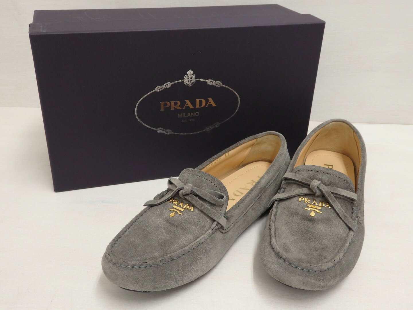 【中古】 PRADA プラダ レディース ドライビングシューズ スエード スウェード 1DD068 37(23.5cm) グレー 【鳥取店】