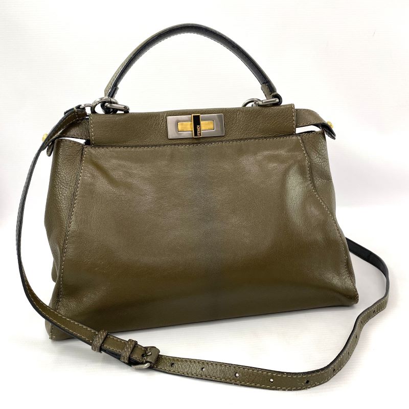 FENDI - 【中古】FENDI フェンディ ピーカブー 2Way ハンド/ショルダーバッグ《ブランド・山城店》Z638