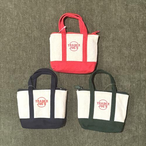 ○o。アメリカ 2025年 秋冬 エコバッグ 数量限定 正規品 トートバッグ 人気 トレジョ アメリカスーパー かばん お土産 プレゼント 買い物バッグ ショッピングバッグ コンパクト 限定 Trader Joe's US 。o○のサムネイル