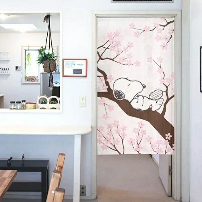 スヌーピー のれん 85×150cm 春 夏 秋 冬 季節のれん SNOOPY PEANUTS カーテン パーテーション 間仕切り 目隠し お部屋のドアに