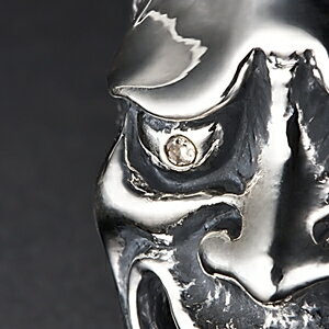 防水シーツとママにイイコトあーるの【日本製】銀製般若 根付目には天然ダイヤモンド｜アングル3