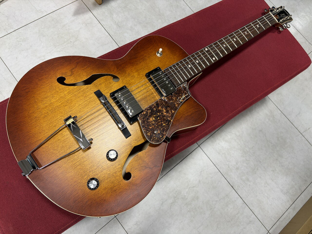 Godin - Godin Guitar ゴダンギター 5th Avenue CW Kingpin II HB Cognac Burst フルアコ アコギ ジャズ エレキ 楽器 かっこいい 木 jazz music 機材