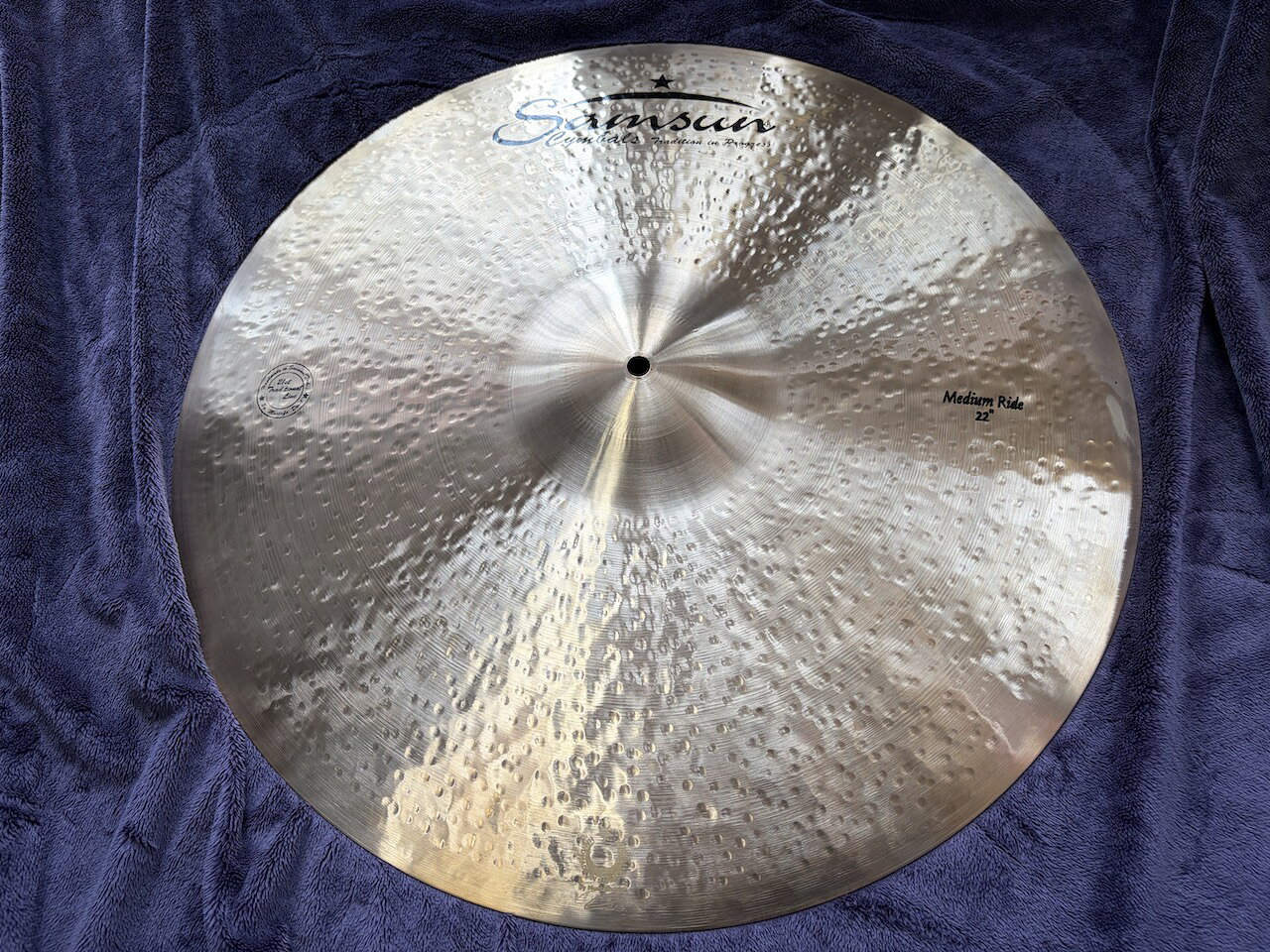 商品情報サイズ22"重さ3260gSamsun Cymbal Japan 21st Traditional Line Medium Ride 22" シンバル トルコ産 ライド シンバル 楽器 パーツ 打楽器 楽器パーツ パーカッション ブランド ドラム ドラマー drum トルコ産Samsun Cymbalのライドシンバルです！ 1