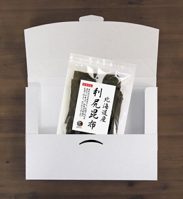 商品説明 名　称 利尻昆布 原材料名 昆布（北海道産） 内容量 100g 賞味期限 364日 保存方法 直射日光・高温多湿なところは避け 常温で保存してください。 加工者 うわべ食品工業株式会社 三重県伊勢市東大淀町124 りしりこんぶ 栄養成分表示　100g当たり エネルギー 138 kcal たんぱく質 8.0g 脂　　質 2.0 g 炭水化物 56.5g 食塩相当量 6.9g 数値は日本食品標準成分表を用いて計算した推定値です。高級昆布のひとつでもある利尻昆布は、甘みもあり良質な濃いお出しがとれます。透明度の高いお出しの為、京料理には欠かせない昆布です。日本料理の隠れた主役と言ってもよい昆布でございます。 商品説明 名　称 利尻昆布 原材料名 昆布（北海道産） 内容量 100g 賞味期限 364日 保存方法 直射日光・高温多湿なところは避け 常温で保存してください。 加工者 うわべ食品工業株式会社 三重県伊勢市東大淀町124 りしりこんぶ 栄養成分表示　100g当たり エネルギー 138 kcal たんぱく質 8.0g 脂　　質 2.0 g 炭水化物 56.5g 食塩相当量 6.9g 数値は日本食品標準成分表を用いて計算した推定値です。