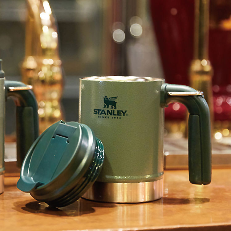 【正規品・公認店】スタンレー クラシック キャンプマグ 0.47L STANLEY CAMP MUG | マグカップ マグ ステンレス 保冷 保温ポット ふた付き 蓋付き シンプル おしゃれ メンズ レジャー 運動会 アウトドア 行楽 オフィス マイボトル マイ水筒 スタンレイ 秋