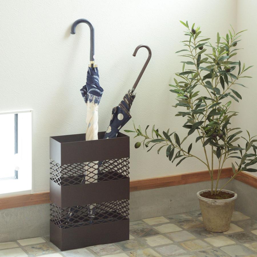 モダンデザイン傘立て | 東谷 カラー:ブラウン / ホワイト | 傘立て モダンデザイン 玄関インテリア おしゃれ 機能的 収納 雨の日 スタイリッシュ シンプルデザイン インテリア 玄関収納 傘収納 デザイン家具 使いやすい 美しい