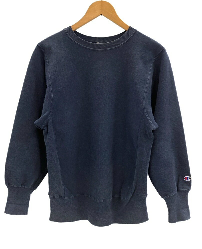 商品情報 ブランド Champion カテゴリー メンズ 商品管理番号 101MT-3553 表記サイズ S 素材 コットン90％・ポリエステル10％ 付属品 - 状態ランク AB：使用感はあるが傷や汚れの少ない商品 色 ネイビー※この商品の出品者の主観で判断しておりますので、カタログや正規のカラーとは言いまわしが異なる場合があります。 製造国 メキシコ 実寸サイズ 肩幅約 39.5 cm / 身幅約 48.5 cm / 袖丈約 57 cm / 着丈約 59 cm 　 状態詳細 全体的にヨレや褪色、毛羽立ちなどVintage衣類特有の着用感あり。袖に折り癖あり。前身頃後ろ身頃に折ジワのような線あり。 　 注意事項 ※こちらの商品はヴィンテージ特有のダメージが見受けられます。ユーズド慣れされた方や雰囲気重視された方でしたら、問題なく着用していただける状態です。 　 出品店舗 ドンドンダウンオンウェンズデー熊谷店 〒360-0831 埼玉県熊谷市久保島984−1 TEL:048-530-6451 備考 ※ユーズド、ビンテージ商品になるため、文章に記載のないダメージや汚れがある場合がございます。 ※商品は状態確認の上での出品ですが、見落とし等ある可能性がございますので神経質な方はご入札をお控えください。 ※あくまで中古品ですので新品の状態とは異なる商品もあります。また、店頭でも販売しておりますので、記載に無い細かなキズや汚れが見受けられる場合がございます。予めご了承下さいませ。 ※商品は写真または説明欄に記載のない付属品などは付属しませんのでよろしくお願い致します。掲載画像をご確認の上、ご不明点は事前にお問い合わせください。 ※商品は折りたたんで発送させていただきます。素材によっては、写真に無い折ジワが出来ることもございますので予めご了承くださいませ。 ※デザインにより部品の欠損やダメージ箇所、リペアや裾上げ等がわかりにくい場合がございます。全てを表記することは出来かねますので、写真や実寸サイズにてご確認いただくか、事前にお問い合わせをお願い致します。 状態ランク一覧 S ほぼ新品同様の商品 全体的に使用感が見られず、汚れやダメージがほとんど見受けられない綺麗な中古品です。 A 使用回数が少なくかなり状態の良い商品 使用感が少なく中古品としては状態の良いお品物です。 AB 使用感はあるが傷や汚れの少ない商品 中古品としての使用感が見られるものの、普通にお使いいただけるお品です。 B 使用感の他傷や汚れのある商品 使用感の他ダメージや汚れ等が見受けられるお品物です。 C 傷や汚れの多い商品 かなり使い込まれたダメージや汚れ、劣化が目立つ状態の悪いお品です。 D 着用困難な難ありの商品 着用を想定していない観賞用の商品です。