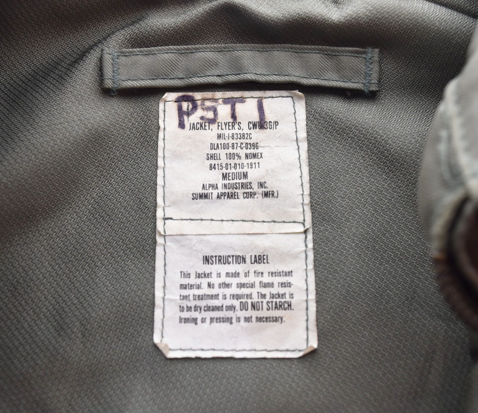 【中古】アルファ インダストリーズ ALPHA INDUSTRIES 80年代 US NAVY Military ミリタリー ネイビー CWU-36/P フライト SCOVILL 8415-01-010-1911 ジャケット カーキ Mサイズ 103MT-2339