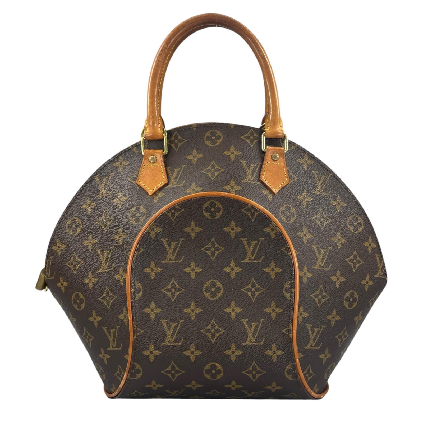 管理番号JJS10698 ブランドLOUIS VUITTON/ルイ・ヴィトン アイテムハンドバッグ 型番M51126 対象レディース カラー ブラウン 金具色ゴールド モデルエリプスMM 生産国フランス本国 シリアルMI0969 素材モノグラムキャンバス サイズ 約W42cm x 約H30cm x 約D17cmハンドル：約36cmハンドル高さ：約14cm開閉部：約52cm 付属品 パドロック(鍵なし) 状態 外側：パイピング革擦れあり 内側：汚れあり ハンドル部分革スレあり ※実物に近いお色になるよう撮影しておりますが、商品によって多少異なる場合もございます。中古商品となりますので、商品状態につきましては掲載画像をご確認くださいますようお願い致します。 ご不明な点やご質問などございましたら、お気軽にお問い合わせください。 ※他サイトや店舗でも販売しておりますため、在庫状況によってはご注文のタイミングにより品切れとなる場合がございます。あらかじめご了承ください。