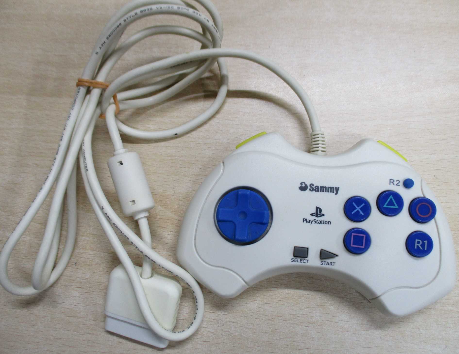 【送料無料】【中古】PS2 プレステ2 ファイターパッド ギルティギアイグゼクス RELOADカスタム SMY-0508FT