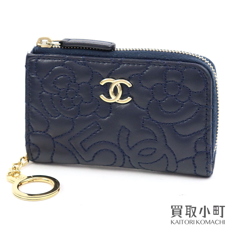 【美品】シャネル 【CHANEL】カメリアステッチ ココマーク キーポーチ キーチェーン付きコインパース ネイビー ラムスキン キーケース キーホルダー コインケース カードケース A82334 #26 CHANEL CAMELLIA COIN PURSE【Aランク】【中古】のサムネイル