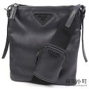 商品名Product name トライアングルロゴ レザー ショルダーバッグSHOULDER BAG NERO 型番Model number 2VH124 2DMF F0002 カラーColor NERO（ブラック） 素材Material VITELLO（レザー） サイズSize （約）W22×H25cm 仕様Specification イタリア製 付属品Accessories ポーチ、ギャランティカード（2021年3月 プラダTギャラリア沖縄）プラダジャパンタグ 製造番号Serial number - 比較対照価格Official price in Japan - 状態Condition 外側：Bランク擦れ傷や押し跡、薄汚れ、ショルダー根元周りにヒビや一部ほつれ、金具に傷やファスナーレールに変色が見受けられます。 内側：ABランク薄汚れやレザー部分に擦れ傷など使用感があります。 総合：Bランク コメントComment -プラダ【PRADA】トライアングルロゴ レザー ショルダーバッグ