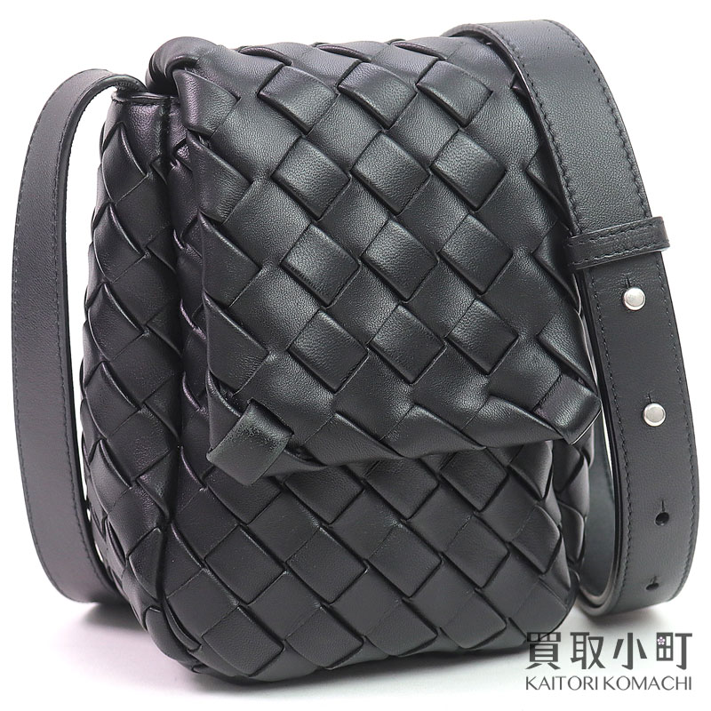 F, H, W - 【美品】ボッテガヴェネタ【BOTTEGA VENETA】バーティカル コブル ミニ ショルダーバッグ イントレチャート ブラック カーフスキン クロスボディ ポシェット 斜め掛け 776209 V3BD1 8803 BV COBBLE MINI BAG INTRECCIATO【Aランク】【中古】