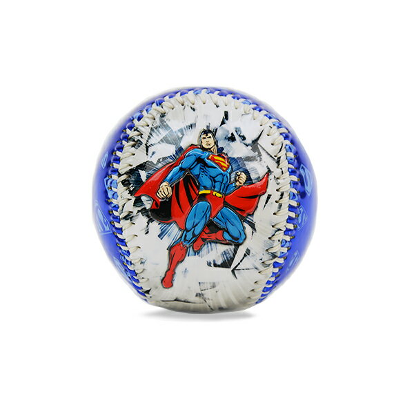 商 品 名 Superman【スーパーマン 野球ボール シャイニーブルー 青/白】 品　番 DCB111 状　 態 新品／正規店より入荷 商品説明 ■カラー：青/白 画面上と実物では多少色具合が異なって見える場合もございます。予めご了承ください。 ■内容量：1個 ■サイズ：円周約23cm ■重量：約137g あのヒーロー、スーパーマンがデザインされた野球ボールの登場です！！ 白の面にはスーパーマンがフルカラーで2体描かれており、ピカピカした青い面にはロゴマークがたくさん！ 楽しく遊べそうなボールです。 もちろん、他のスーパーヒーローのボールと合わせて大事なコレクションにも☆ 備　 考 ☆店長オススメ☆ 楽天スーパーSALEセール商品 DCコミックキャラクター商品 NEW ERAのキャップも☆