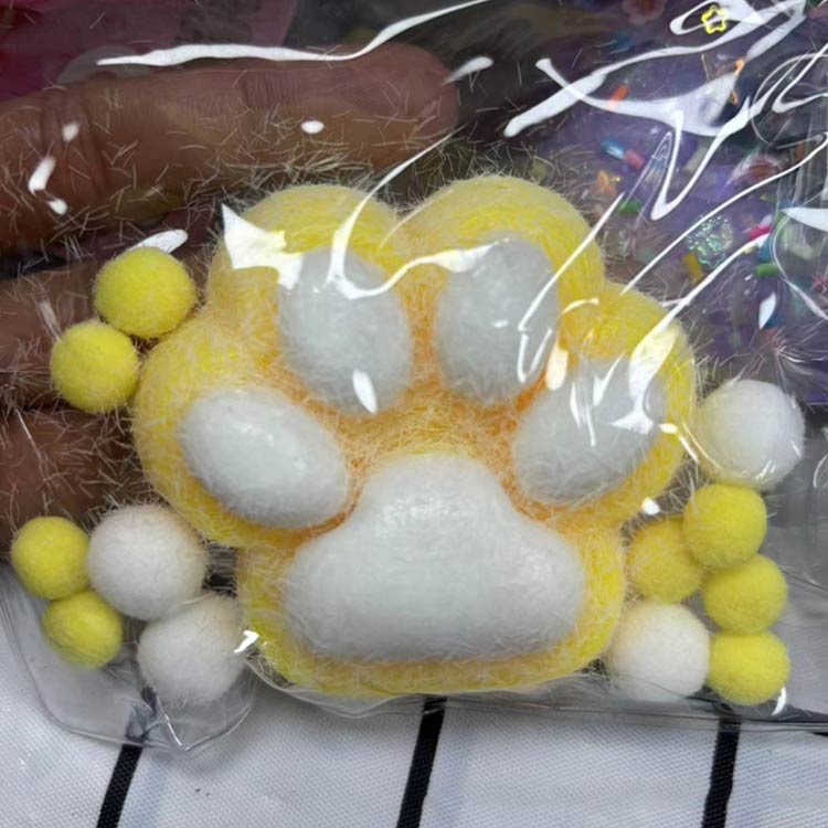 猫の爪 ふわふわ 低反発 握る プレゼント 3個セット グッズ 大きな肉球 スクイーズ ストレス解消 ソフト おもちゃ 猫 猫の足 感覚おもちゃ 握る玩具 かわいい kaiunshop1-10060904 開運ショップ サンプル画像2