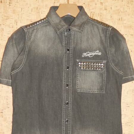 9MICROPHONES miC}CNtHYn@VcNMF3123 STUDS SHIRT S/S -COMRADE-