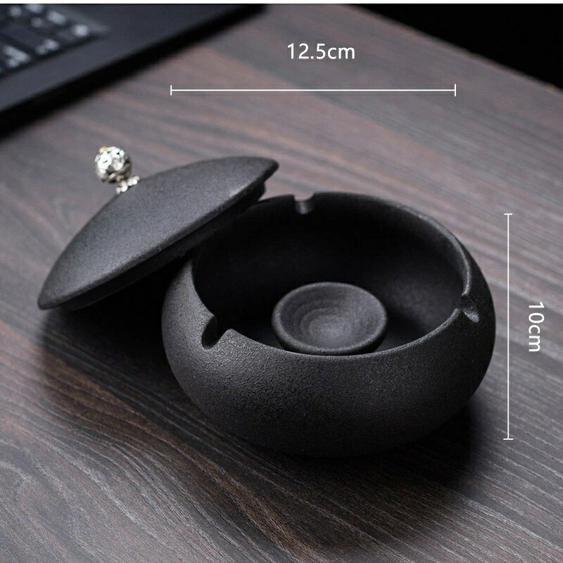 KAJOU SHOPの灰皿 陶器灰皿 無地 エレガント 蓋付き 風を防ぐ 高級感 シンプルなデザイン 卓上置物 雑貨 業務用 客室グッズ オフィス 吸煙灰皿 個性的 タバコ備品 プレゼント ギフト 父の日 おすすめ 送料無料｜アングル3
